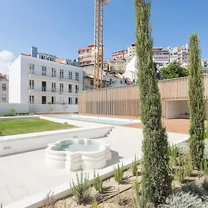 flh-mouraria-art-apartment-with-pool.hotels-lisbon-portugal.com/